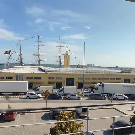 Na Marina Com Vista 180º Junto à